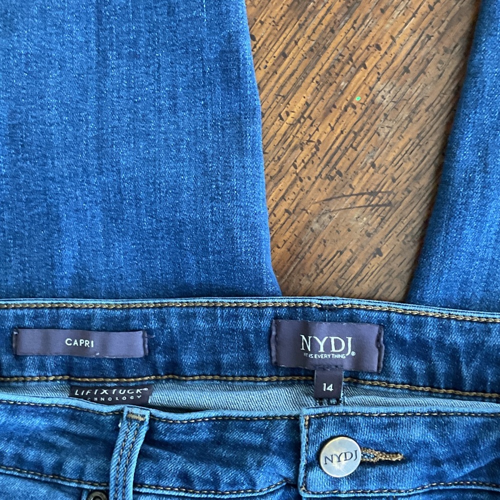 NYDJ Dark Blue Capris Jeans with Frayed Hem 14 EUC - Picture 3 of 8
